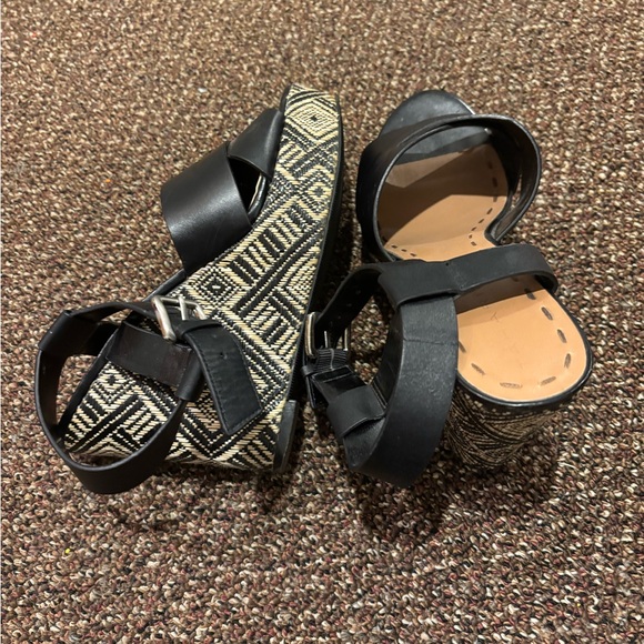 Black & Beige Wedges - Picture 2 of 3